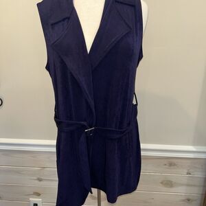 E428 Travelers by Chico's Vest Sz 1 Purple Open, Belt Included Pockets, Long